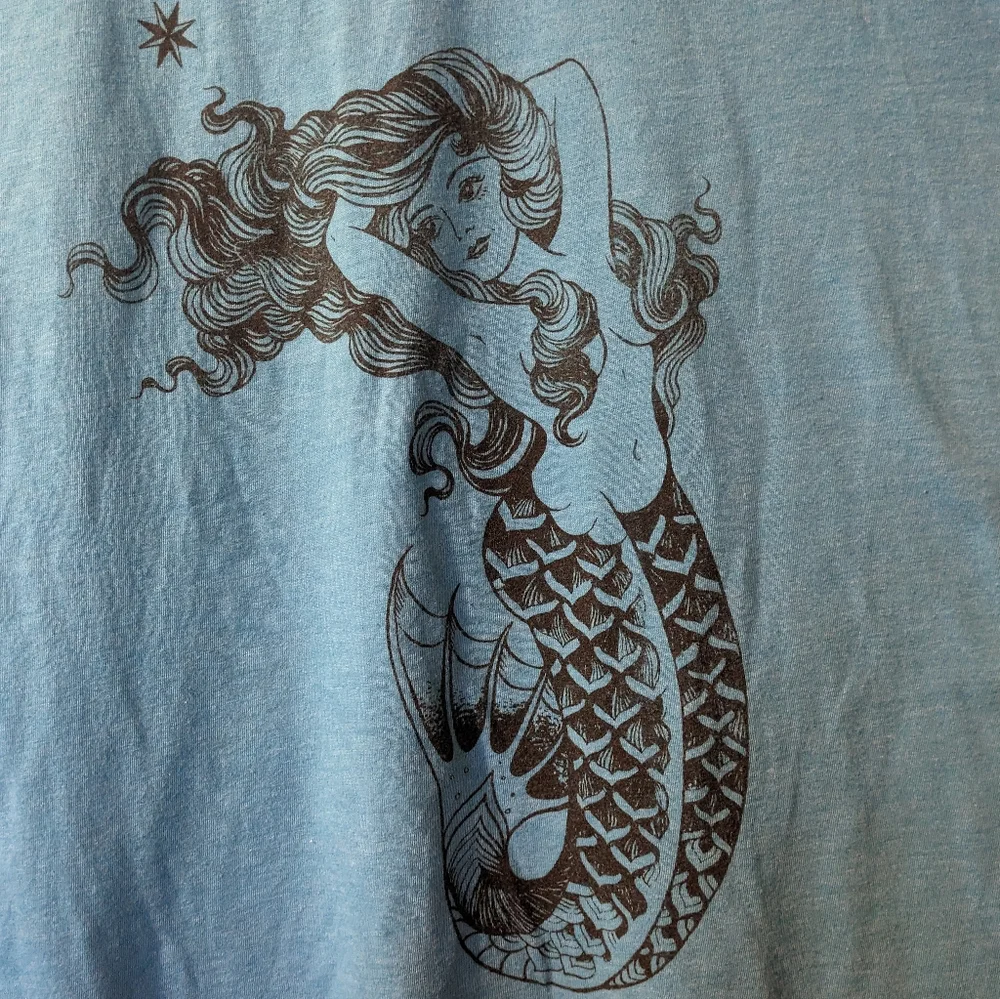 Sugar Island Rum Co. Blue Tank Top with Mermaid Design, Womens M - Picture 2 of 10